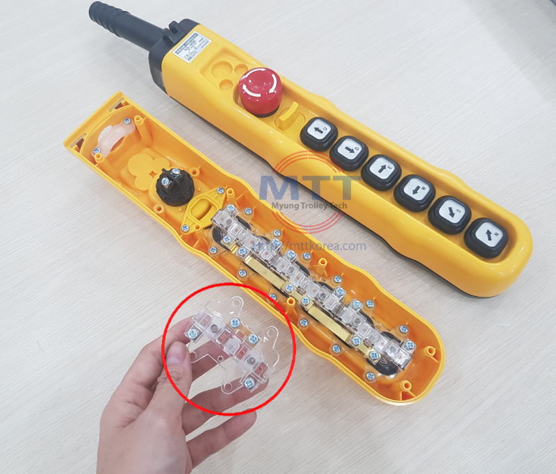 Thiết Bị Cầu Trục MTT Hàn Quốc Tay bấm điều khiển H06EAAA có dây Thiết Bị Cầu Trục MTT Hàn Quốc Tay bấm điều khiển H06EAAA có dây